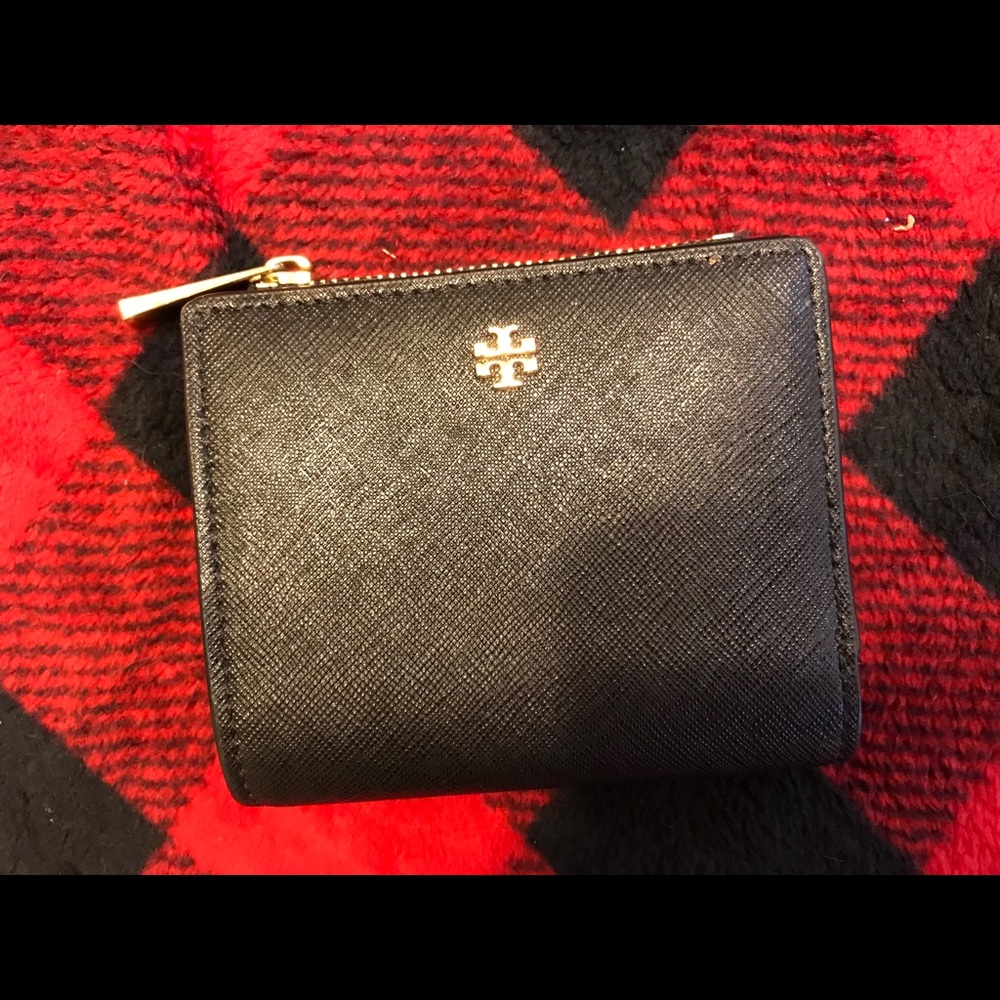 Tory Burch Robinson Zip Wallet